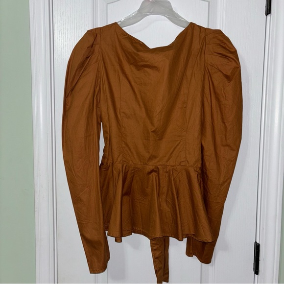 Cute top - Picture 3 of 3